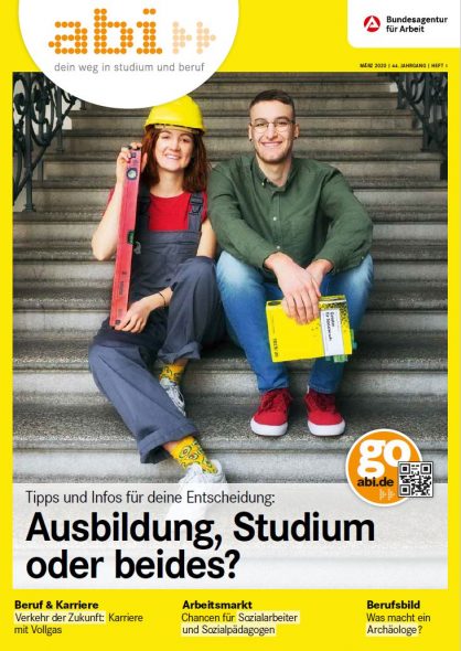 abi Magazin 2/2020 eine junge Frau und ein junger Mann sitzen auf einer Treppe